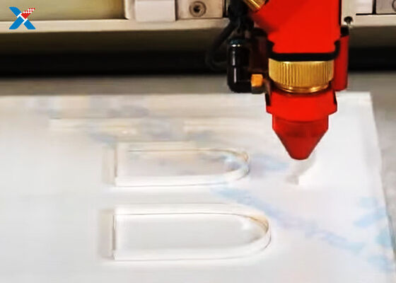 स्पष्ट 2 मिमी कस्टम कट एक्रिलिक शीट पर्सपेक्स मिरर वॉल सजावट